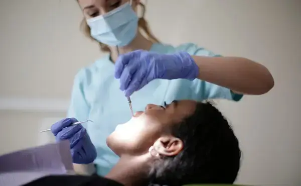 Mais de 14 milhões de brasileiros adultos já perderam todos os dentes, diz IBGE